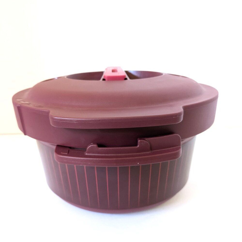 Tupperware Microwave Pressure Cooker 3 Qt / 3 L Cranberry Red 7643A-2 w/Manual - Picture 7 of 8
